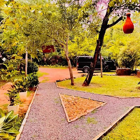 Suncity Privacy Cottages Udawalawe Exterior foto