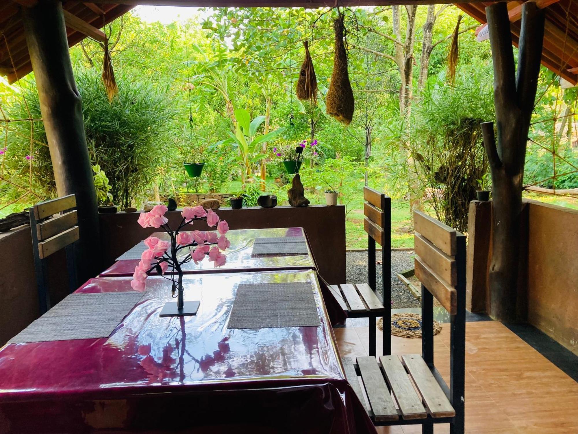 Suncity Privacy Cottages Udawalawe Exterior foto
