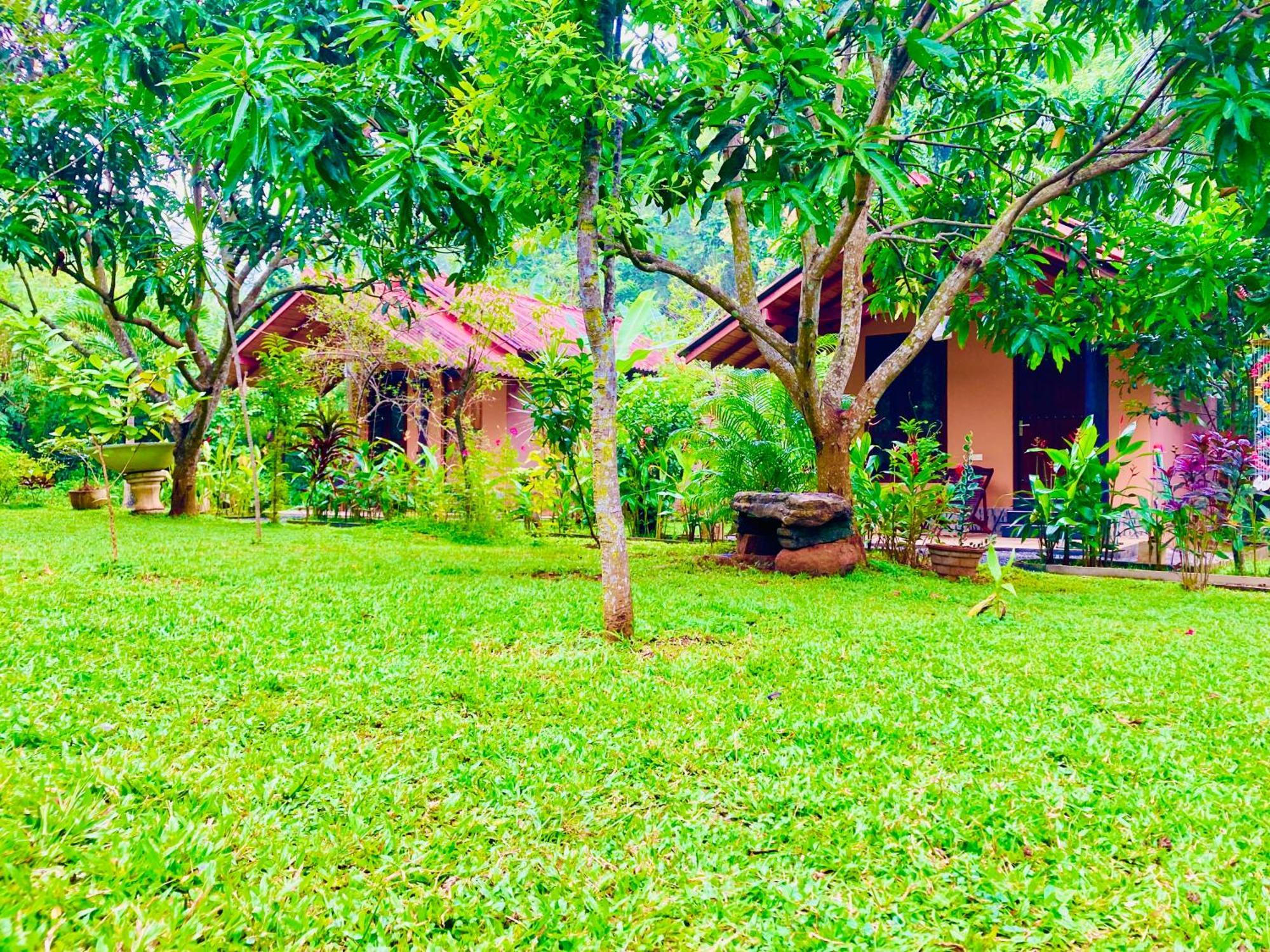 Suncity Privacy Cottages Udawalawe Exterior foto